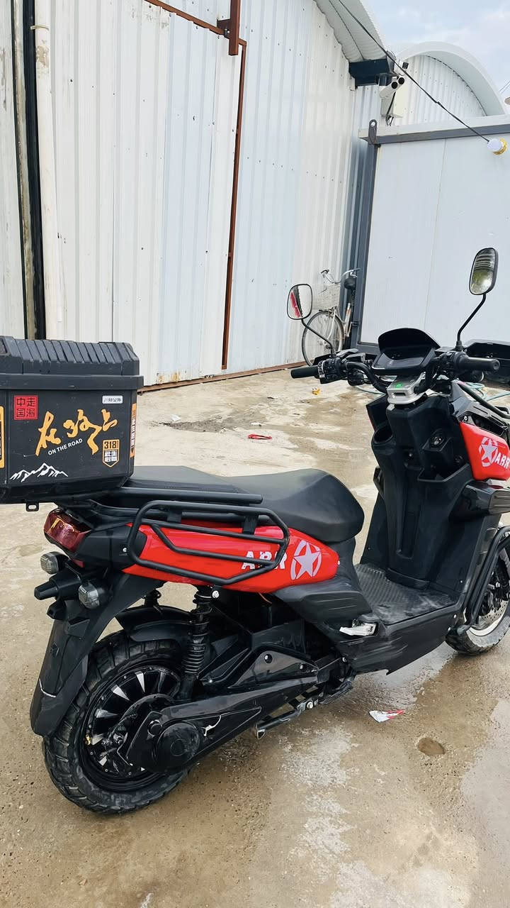 دراجة شحن للبيع نوع أباجي لون احمر 
نظافة 100‎%‎ بطاريتها جدد 
الشحنة الوحدة تمشيك 50كم  
للاستفسار 

‭0770 846 5999‬
