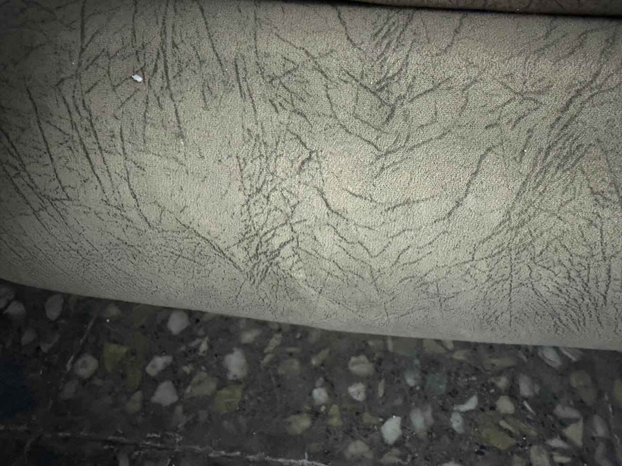 المكان بغداد الشعب حي التجار طخم قنفات تركي مستخدم للبيع بدون كوشات 
رقم الموبايل ***********
