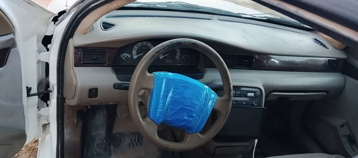 السلام عليكم...
سمند سورن 2011. رقم مميز الماني ..
مكينه وكير جدد قبل شهر شادهن + حداديه + فلنجات + دسكات + درايمات كله جديد..
جاهزه سستم صوت شاشه كار بلي كهربائيات تبريد نقص غاز بس ..
بيها ضربه بالجاملغ الايمن موضح بالصوره وما صلحته ..
مكاني كربلاء ***********  ( راعيها يريد مداور )  ب32$ وبيها مجال للشراي
