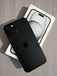 آيفون ١٥ العادي • ١٢٨ • مغلف