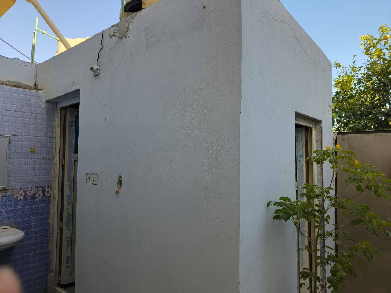 يالله
اللهم صلى على محمد وال محمد 

نجف ...نداء

بيت ١٠٠ متر بنداء منطقه ل ٦٠ الف قريب على شارع جامعه الكفيل البيت  على ساحه طابقين عكاده الاول طابوق يحتوي عل غرفه وصاله ومطبخ واستقبال وتخاريج والثاني فرمستون 

يحتوي على غرفتين وصاله وتخاريج

السعر ٧٠ قفل 

***********
