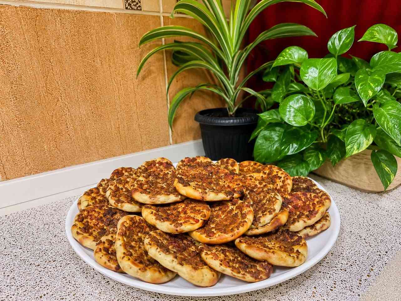 هاي شغلنا من الأكلات البيتية والحلويات 🤍

الأسعار المكتوبة موجودة على الصور، واللي ما بيها سعر اكتب تم بالتعليقات، ونبعثلكم السعر، أو راسلونا على البيج. 🌸


**إذا كنت صاحب هذا الإعلان وتريد حذفه لأي سبب، رجاءا أرسل رسالة إلى الدعم الفني**