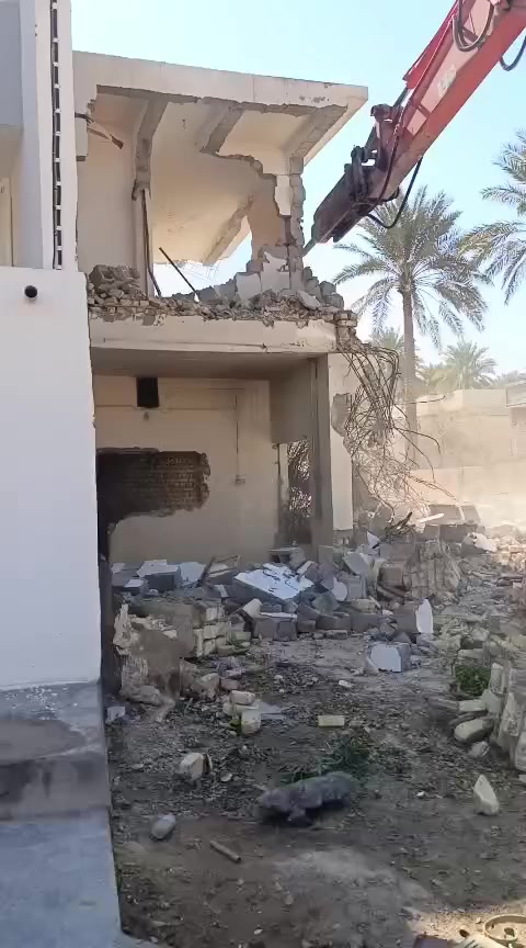 الدور والبنايات القديمة  بموادها يعني ما اخذ فلوس بس المواد ورفع الأنقاض وحدل وسبيس  في كافة أنحاء ديالى للتواصل : ‏‪ ***********
