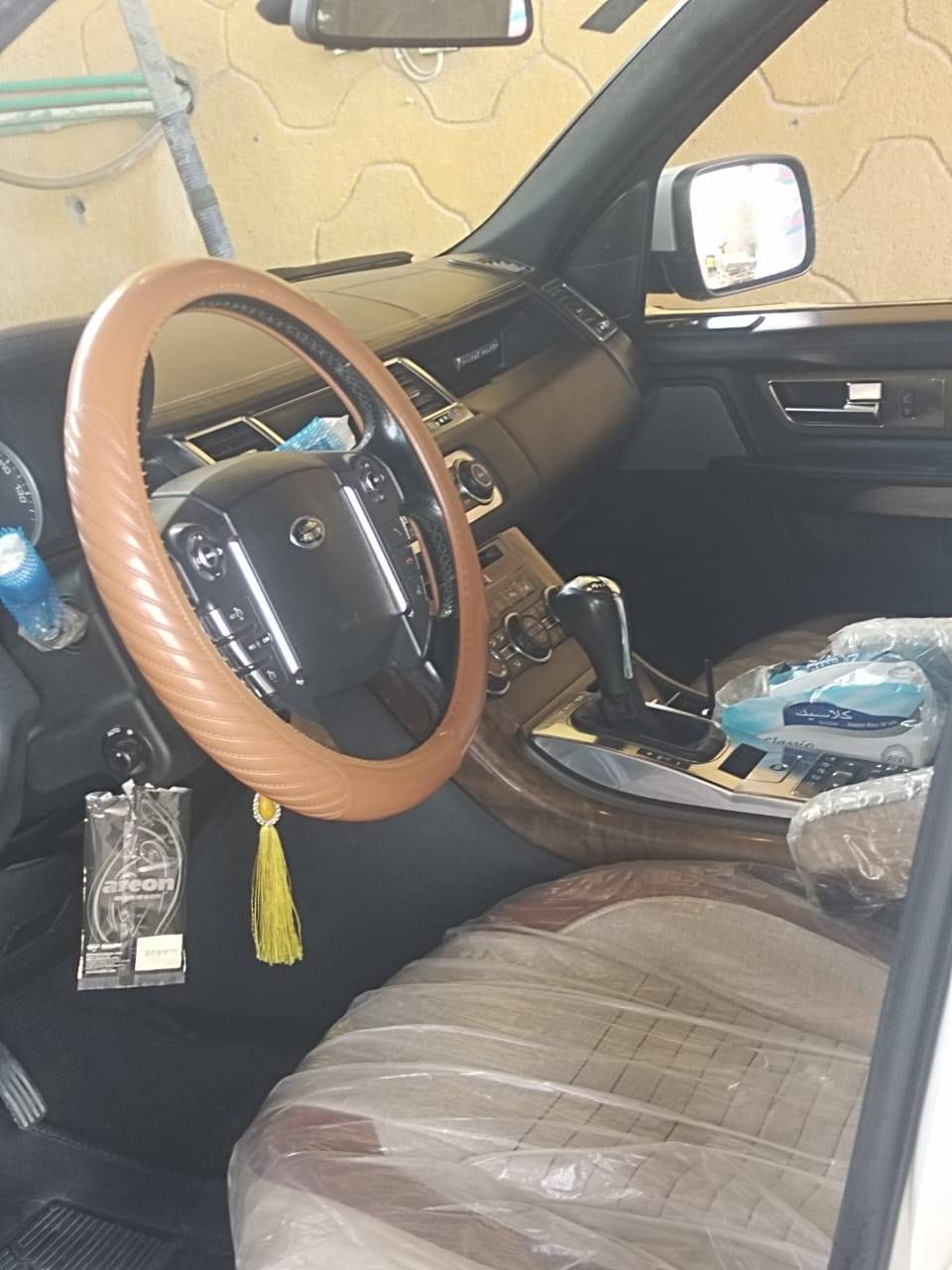 رانج روفر سبورت 2013 لون ابيض رقم بغداد انكليزي تحويل ثاني يوم
سيارة كلش حلوة 
ومستعجل على البيع
رقم صاحب السيارة ***********
البصرة حي الحسين البصرة, العراق
