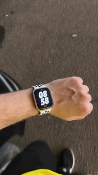 ابل واتش نايك جيل السابع للبيع بدون ملحقات فقط شاحنه الاصليه السعر 200...