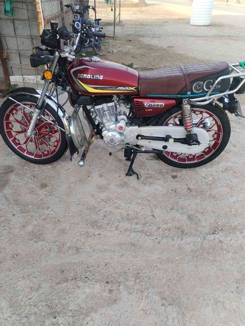 سلام عليكم حبايب دراجه البيع سفاني موديل 25 مكاني محاويل  السعر  750 وبيه مجال ***********
