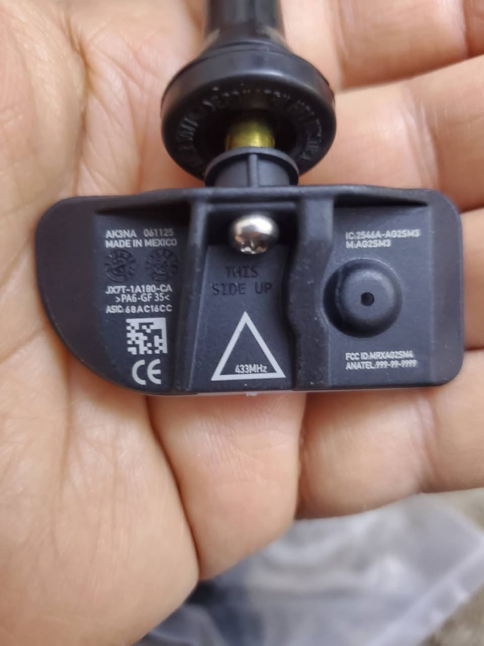 السلام عليكم اخوان حساسات اطار اصليه فورد اكسبلور السعر ١٠٠ الف التخم اخذتهن للاكسبدشن وطلعن مال اكسبلور اخذتهن ب ١٠٠$ هسه ب ١٠٠ الف ابيعهن امريكي اصلي ***********
