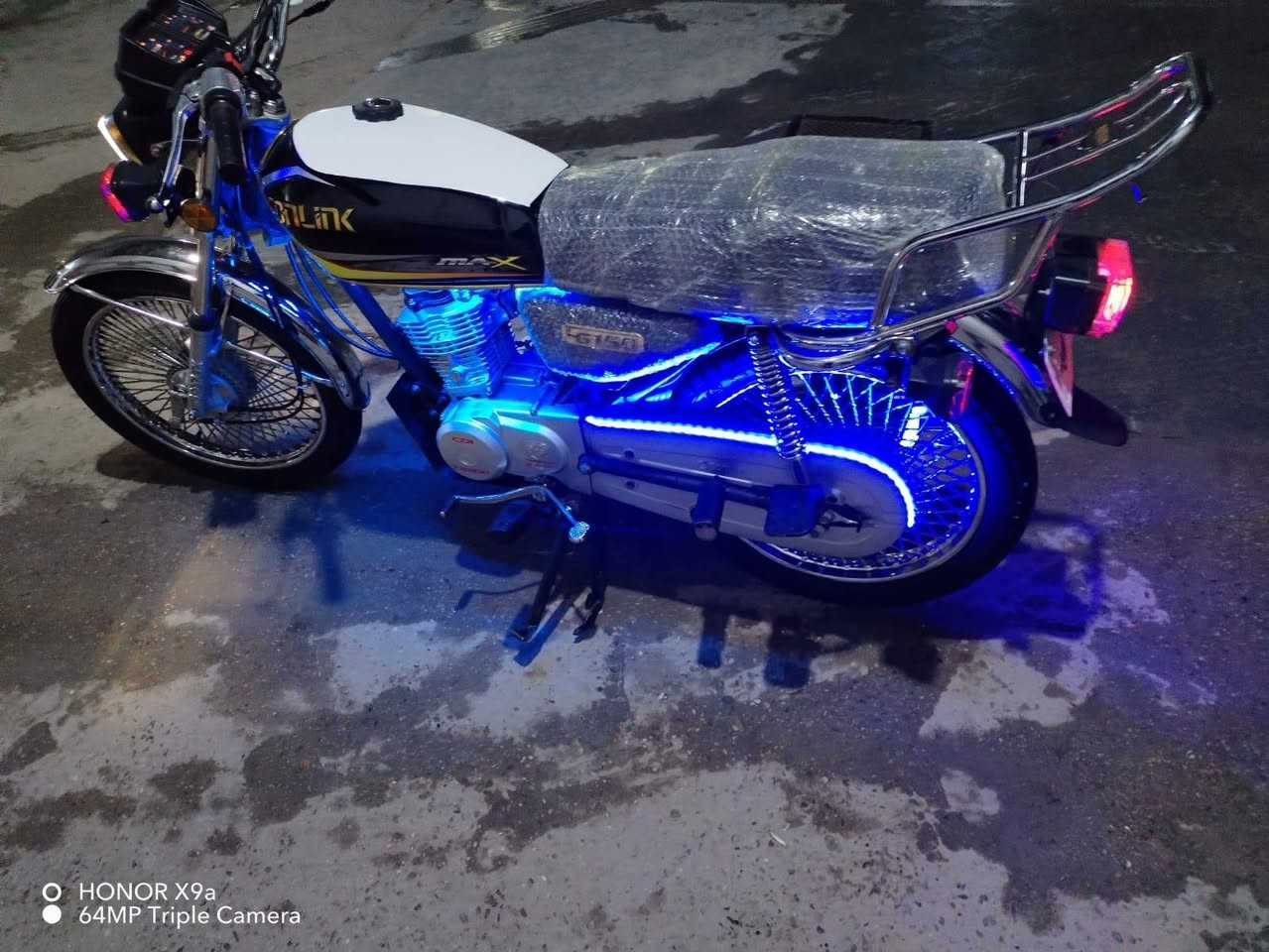 سلام عليكم اخوان دراجه تيكر مديل 2022محدثه الدراجه كله شغاله ونضيفه مكنته نضيفه كلش وما مفتوحه السعر 650 به مجال تواصل وساب ***********
