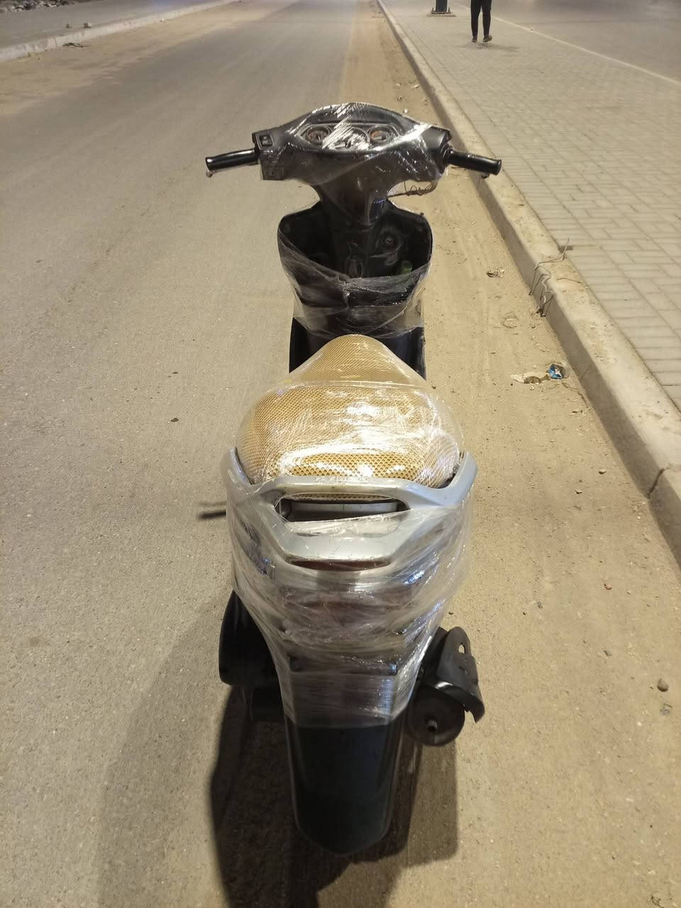 سلام عليكم درجة كامكو ياباني دراجه كهربائيه كلها شغاله دراجه جاي امشي بيها واطفت دراجه جديده مكينه ناعمه سعرها 190 وبيها مجال مكاني بصره المعقل ***********
