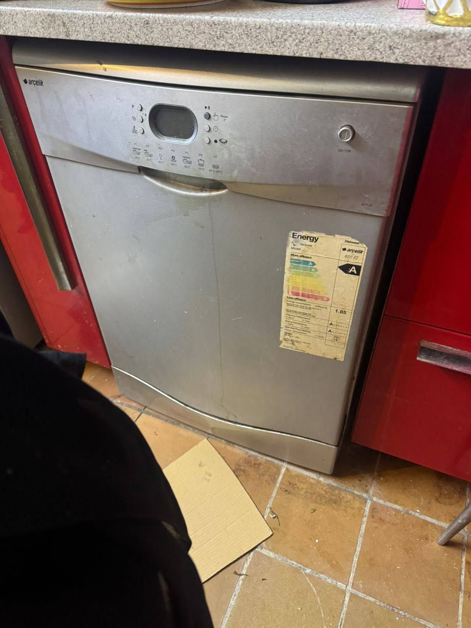 مطبخ HDF تركي اصلي وياا غسالة بداخلة وكلش نضيف وحلوو السعر مليون رقمي *********** مكاني بغداد شارع النضال
