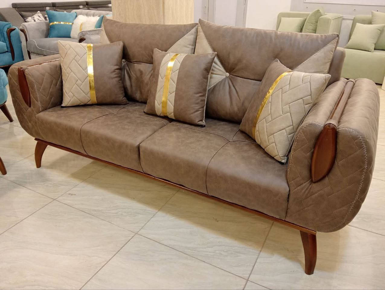 فورررري 🙈 ❤️ 🔥 

مكون من 2 كنبة و 2 فوتيه
خشب زان احمر 
قماش  مستورد 
سفنجات 35 كثافة🩶

السعر 16600
#متاح_غرف_ نوم 
#انتريه
#ركنه
#سفره 
#نيش
#مطابخ


**إذا كنت صاحب هذا الإعلان وتريد حذفه لأي سبب، رجاءا أرسل رسالة إلى الدعم الفني**