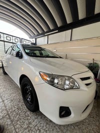 للبيع كورلا ٢٠١٢ امريكيه كلين ماشيه ٥١ الف  سيارة برغي ممفتوح بيه  است...