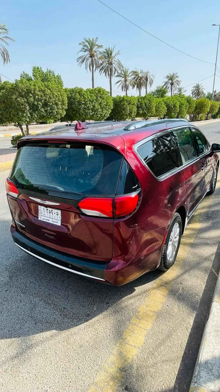 سلام عليكم 
كرايسلر باسفيكا 2018 
وارد امريكي بدون ايرباك صور الحادث موجودة ب المنشور 
رقم مشروع وطني 
مواصفات 
أبواب كهربائية 
صندوك كهرباك 
تشغيل عن بعد 
حساسات خلفية و رادار خلفي
كشنات جلد 
كامرة خلفية 
مكان السيآره ميسان 
سعر 158
*********** وتساب
