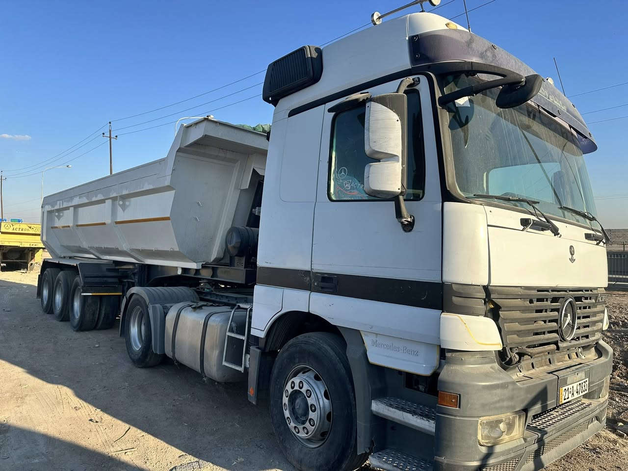 السلام عليكم اكتروز شمعه 2002 مربوطه نساف  ثلاث لوحات 26 متر جاهزه للشغل رقم سليمانيه باسمي ثاني يوم تحويل سنويه 2030
السياره خير من الله  السعر 330 وات ساب ***********
