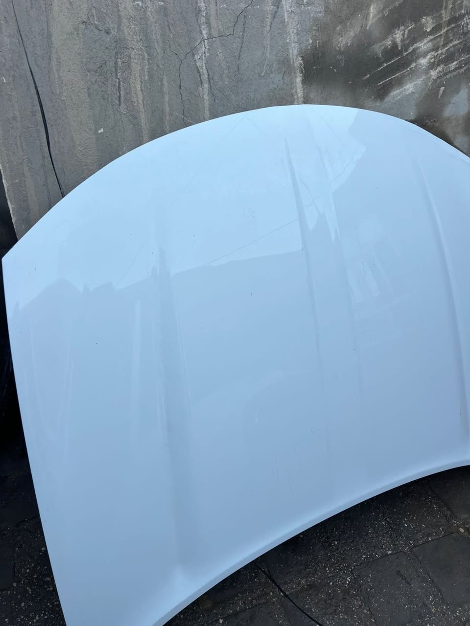 السلام عليكم//
مكلف بلنشر صاحبهن رقمه موجود 
للبيع __بنيد جارجر اصلي +دعاميه اماميه +خلفيه +زوج عتب نظافه جيده موديل ١٧
السعر  4$ اربع وراقات
مكان النجف
الاتصال /***********
