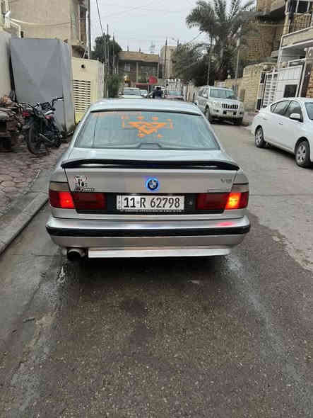 سلام عليكم 
525أصل
كير عادي مسكر فانوس 
موديل 1990
رقم بغداد مشروع وطني بسمي 
تخم تاير جديد ويل أم توني شادة 
سيارة كلهة أم 
صدر أمامي خلفي جديد sf
مروحة كهربائية 
فتحة طكتين 
كشنات كهربائية 
تشغيل عن بعد 
منظومت لايت زنون 
كزوز رياظي تحكم ريموت 
سستم صوت 
جام كهربائي 4
تبريد ثلج 
كهربائيات كلهة شغالة 

سعر 70مكان سيارة كوت
***********
لمايعجبة سعر يعبر لمنشور خوان
