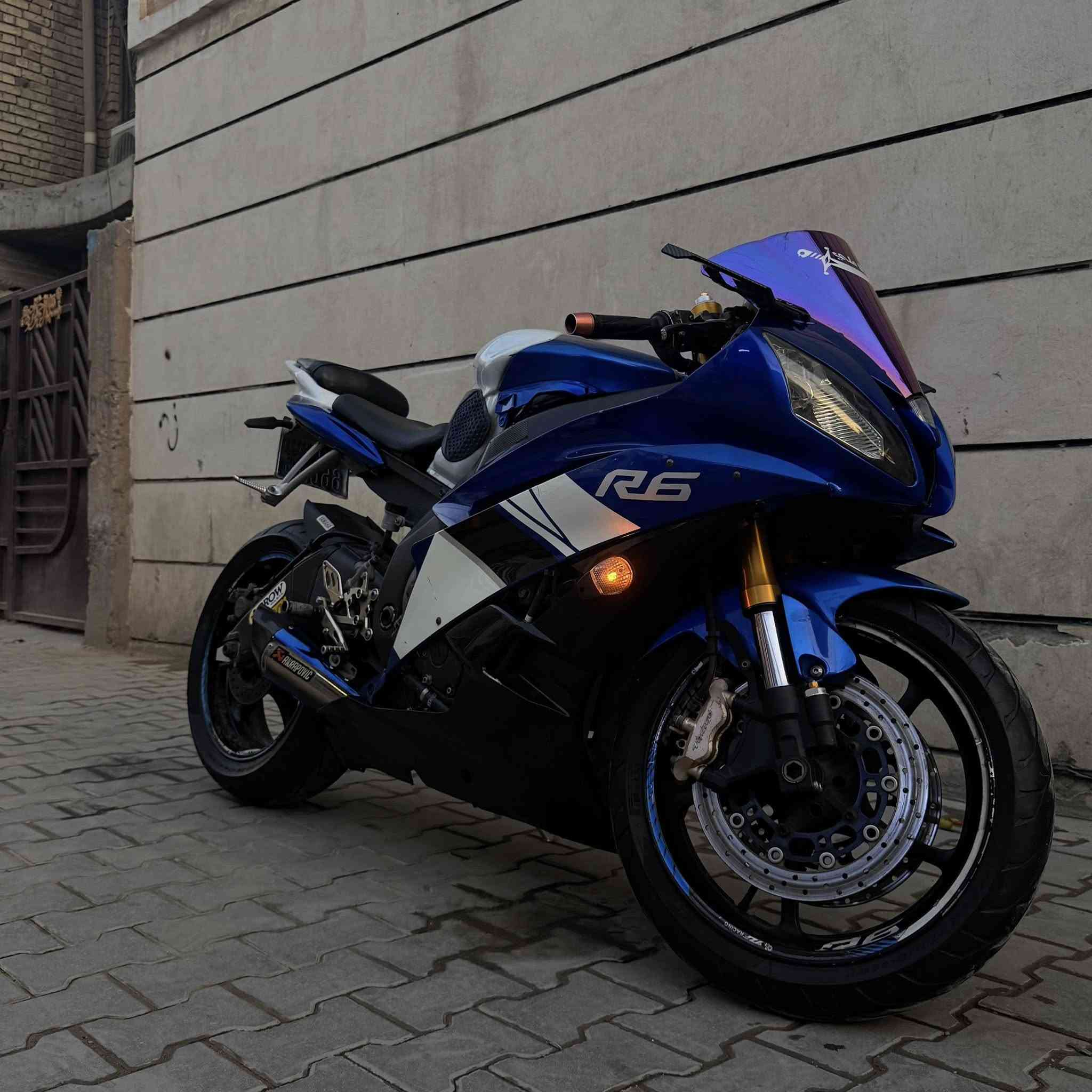 سلام عليكم  

بطح R6 2012 
مكينه 600 درجه نضيفه حيل و مصروف عليه درجه خير من الله تقفل 270 
درجه سعرها حيل مناسب تجيني للبيت تكفلك سرقه و حلال و حرام 
***********
مكاني بغداد المنصور السكان
