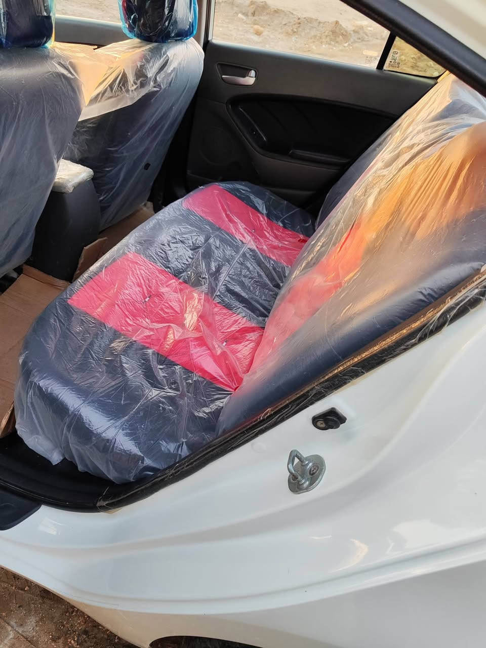 سيراتو للبيع مديل 2017
مكينه 1600
رقم نكليزي  مثنى    ***********
