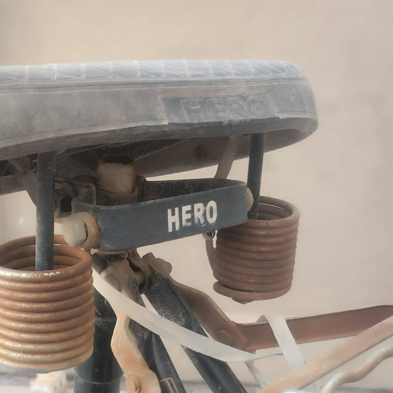 پايسيكل حجم30
هيرو - هندي اصلي
(شغال)
تفاصيل:--
كل قطع الدراجة هندية إصلية
حتى البايدار هيرو
السراج هيرو
الجرص هيرو
الإطارات هيرو
السيپاية هيرو
~~~~~~
السعر50 وبيه مجال قليل
