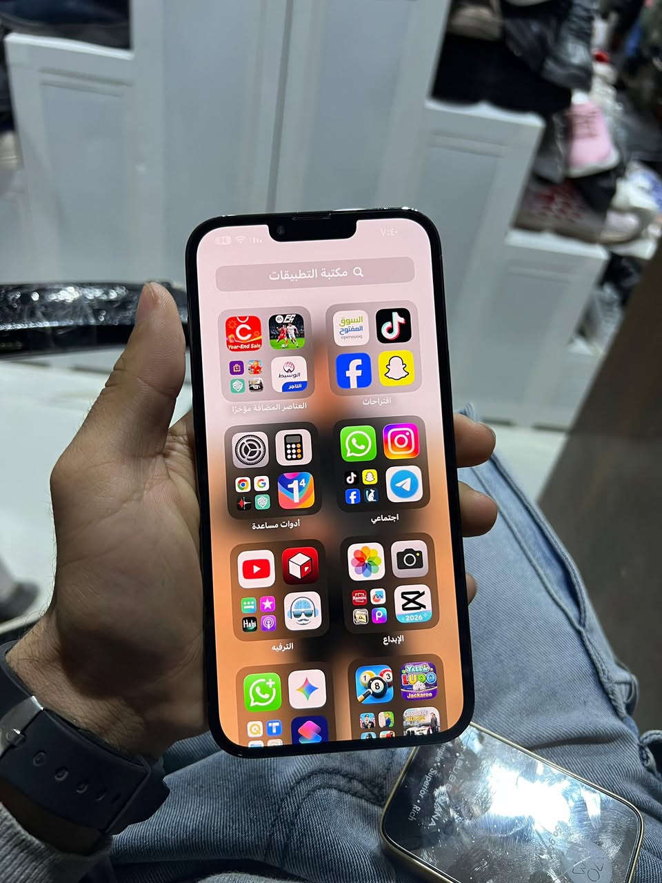 آيفون 13بروماكس
ذاكره 256
بطاريه95معلايه
ملحقاته فقط كارتون
بي فقط كأمره الاماميه عليها تراب خفيف فقط
لجهاز وتربرو مامفتوح
السعر نهايته قفل 650بدون احراج بيع مستعجل 
تلفون مال بيت تواصل واتساب 
العنوان البصره الصالحيه 
***********
