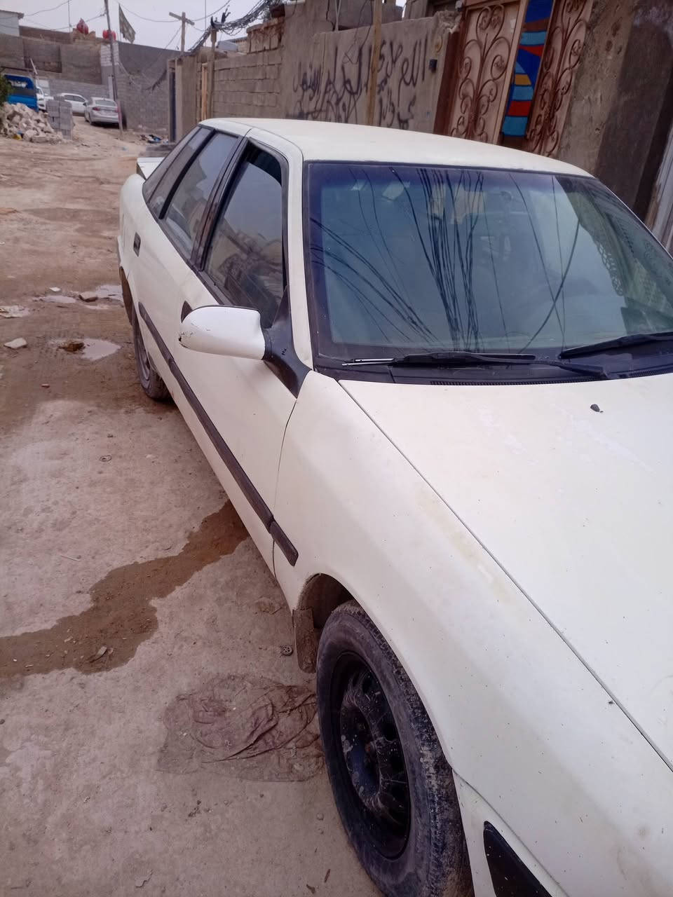 السلام عليكم من رخصت مدير الكروب سياره دايو اسبرو موديل 93 مداور ثاني يوم كير مكينه بيها بخار قليل حداديه نص ونص السعر 18ورقه واذا مراوس خاظر وهذا رقمي واتساب ***********
