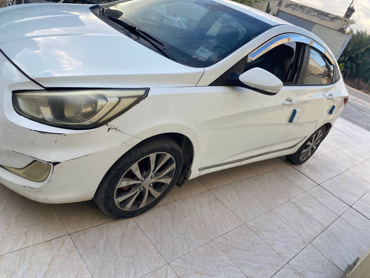 السلام عليكم اكسنت 2016 خليجي مكينه 1400مبدل بنيد وتعديل بارد بلجنطه وجاملغ يحتاجله صبغ مع الدوسه ماشيه 180 كيلو متر واكو مشكله بكانترول الكير ب 70 وبيها مجال لاستفسار لاتصال على *********** مكانها بابل
