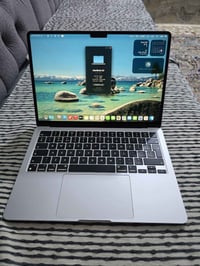 ماك اير M2 • رام ٨جيجا • ssd ٢٥٦