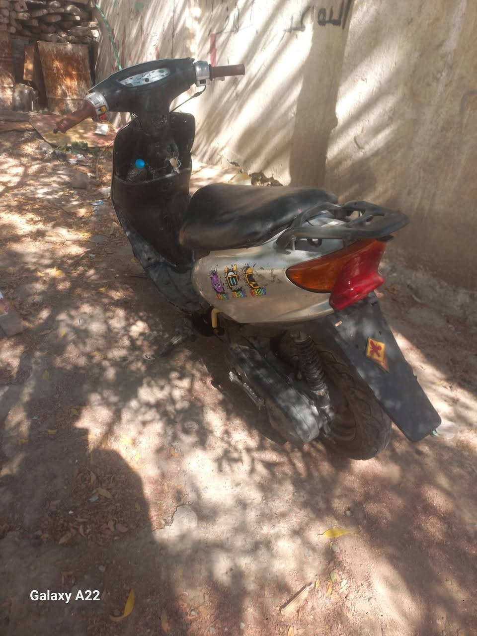 عصفوريه 60 دراجه كايمه طافيه ابيع كوم حديد 
كهربائيات كامله دبلات تايرات عوزها تجفيت
السعر 90الف 
بغداد جديده شارع المسبح 
***********
