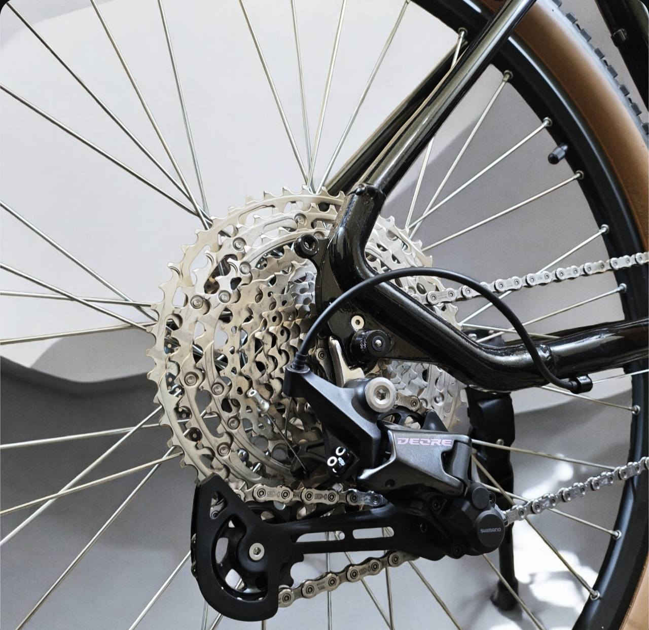 السلام عليكم
wild kapoli 2022 L 27.5 
صناعه Costa Rica🇨🇷
المنيوم 6061
 سيت سستم كامل شيمانو ديور
m6100
ذراع زنجيل عقرب شفتر براكيت دشلي 
بريكات هايدروليك شيمانو mt200
وياله مافك 
صوت طرب 
اطارات ماكسزز  
دبل هواء 120
استفسار *********** مكان بابل 
سعر 700
