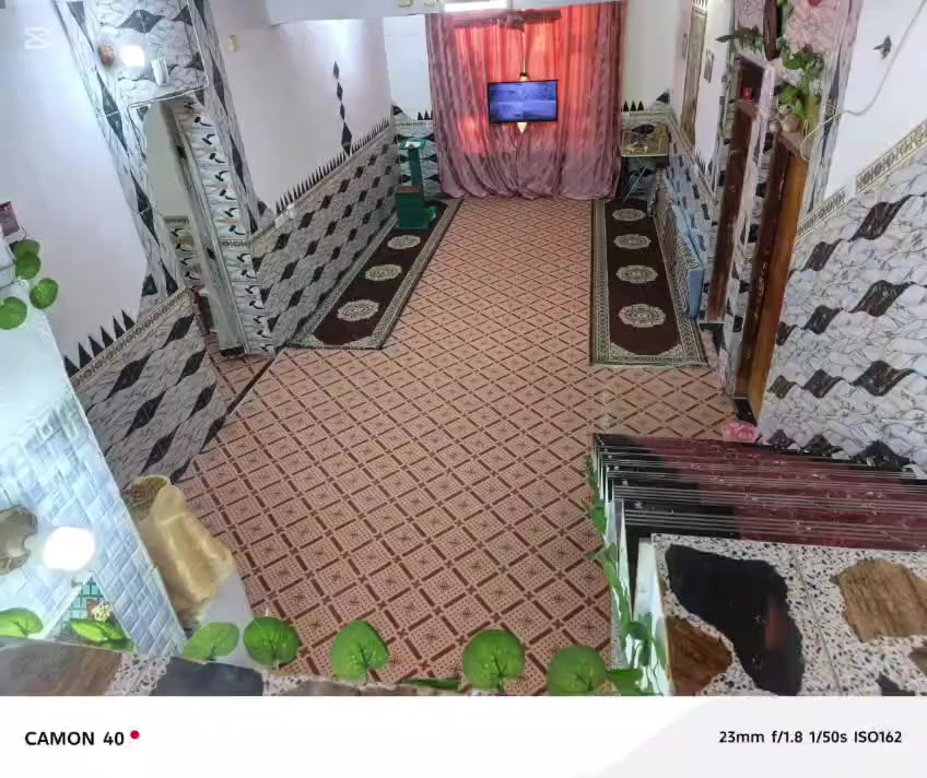 يا ألله 
مساحه الكليه ٥٥٢م زراعي
مبني بها بيت مساحه ٣٠٠م 
طابق واحد بلوك 
نزلت مشروع عويد العبعوب التبليط
نزلت مدرسة طليطلة 
من ضمن حدود البلدية
 قريب على الشارع العام 
مثل ما موضح بالمقطع 
السعر ٦٥ قابل للتفاوض
للأستفسار أكثر 
مراجعة مكتب دار السلام
 او الاتصال 
ابو حيدر 
***********
***********
ابو حوراء 
***********
***********
