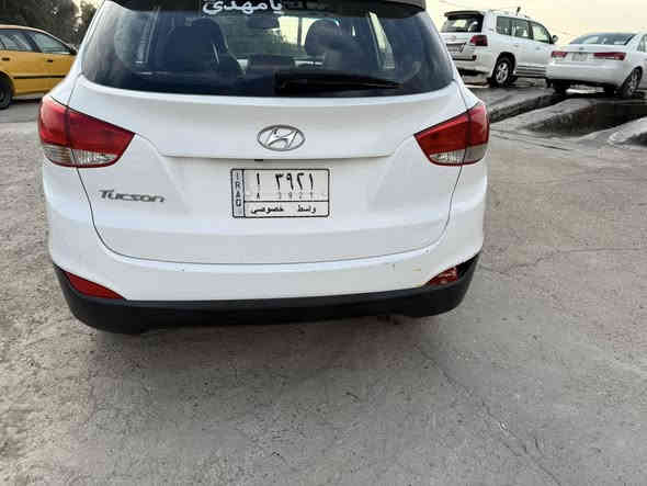 توسان خليجي موديل 15رقم واسط صار بيه حادث ابيعه على وضعه سيارة شغاله وتمشي مكانه سيارة بغداد *********** سعره 98 مجال قليل
