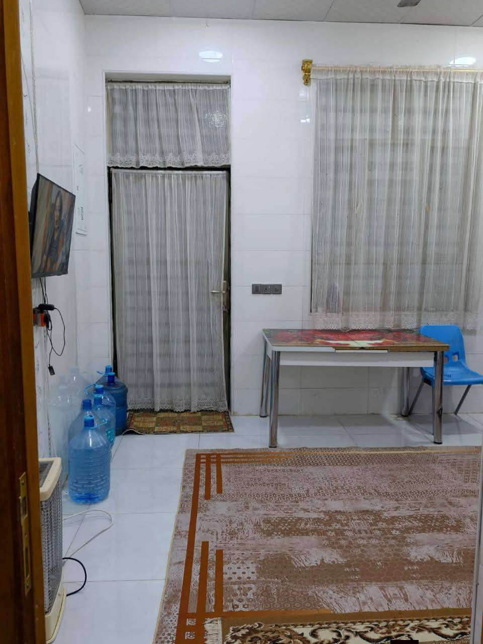 بيت للبيع طابو صرف تحويل مباشر طابقين بناء حديث جدا كونكربت طابوق المساحة 165 متر منطقة الثورة كامل الخدمات تبليط مجاري ماء كهرباء
الطابق 1 يتكون من استقبال ومطبخ حار وبارد وصالة وغرفتين وحمات عدد 3 
الطابق الثاني 3 غرف وصالة وحمامات عدد2 
السعر 225 الكلي 
مطلوب قرض اسكان 45 مليون ينقص قرض الاسكان من السعر الكلي 
يدفع المشتري ال180 مليون النقد والقرض يتحول علئ المشتري
 والشراء بيه خير ويدلل
الاستفسار مراسلة الصفحة او الواتساب ***********
