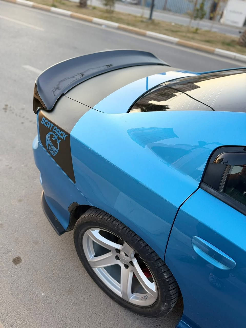 سلام عليكم 
رمضان كرييم 🤍
جارجر سكات باك لون مميز ونظيفة رقم بغداد 

dodge Charger SRT /2015
6400 CC
ماشيه 134الف كيلو
سياره اعلى مواصفات بالجارجر💯

بريكات امامي 4بستن والخلفي 4بستن
رادار امامي
رادار جانبي
مري قلاب
تدفئه تبريد كشنات 
تدفئة تبريد كلاصات
تدفئه ستيرن
شفتات  استيرن
تحكم جهتين
خزن ميموري
تدفئه كشنات خلفيه
وبعد تفاصيل 
عليها سبويلر ريد اي 
تطعيم داخلي احمر
كفر مري باتمان
دوسات اس ارتي 
احزمه امان احمر
تخم تاير جديد
باتري جديد 
السقف من داخل والتكم مغلف كنتاره
عليها داون بايب وبرمجة يم مصطفى ايكل 🦅 
سياره حادثها جاملغ امامي وبنيد بدون دواخل..
وجاملغ خلفي بي صبغ نص الجاملغ   
عنوانها بغداد العامرية
سعر 184 
0771 291 7785
