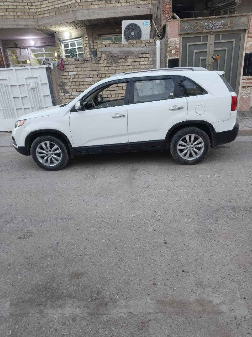 سورنتو خليجي  موديل 2013
محرك 2400 دوش المرغوب 

سياره كفاله عامه 

7 راكب عائليه 

تبريد ثلج شغال 🥶

شاشه كبيره 

كامره خلفيه دواره 

لايت زينون 

سعر 155$ وبيها مجال حك جيه 

مكان السياره بغداد


**إذا كنت صاحب هذا الإعلان وتريد حذفه لأي سبب، رجاءا أرسل رسالة إلى الدعم الفني**