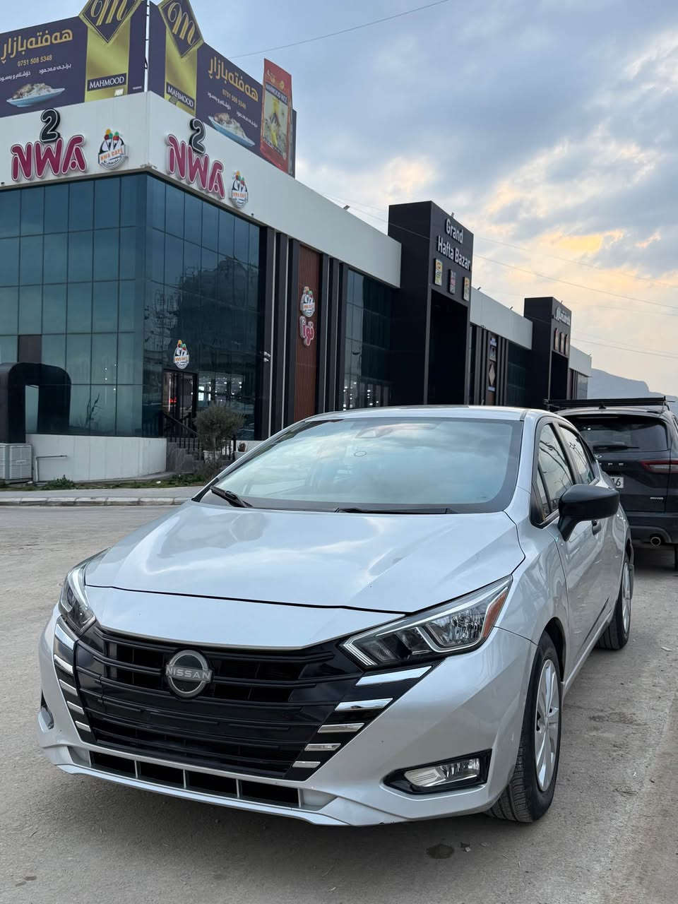 نیسان ڤێرسا ٢٠٢٣ مواسەفات S ڕاداری پشت و پێش سەیارەکە زۆر جوان و پاکە ٢ پارچەیی بۆیاخە بێ ناو بێ ئیرباگ کاتیە کاتیەکەی نەشکاوە کاتی ٣ مانگی لەگەڵە بەشەرتی ئەوەیی یەک دینار مەسرەفی تێدا نەبێت 
ژم.*********** رانية, السليمانية
