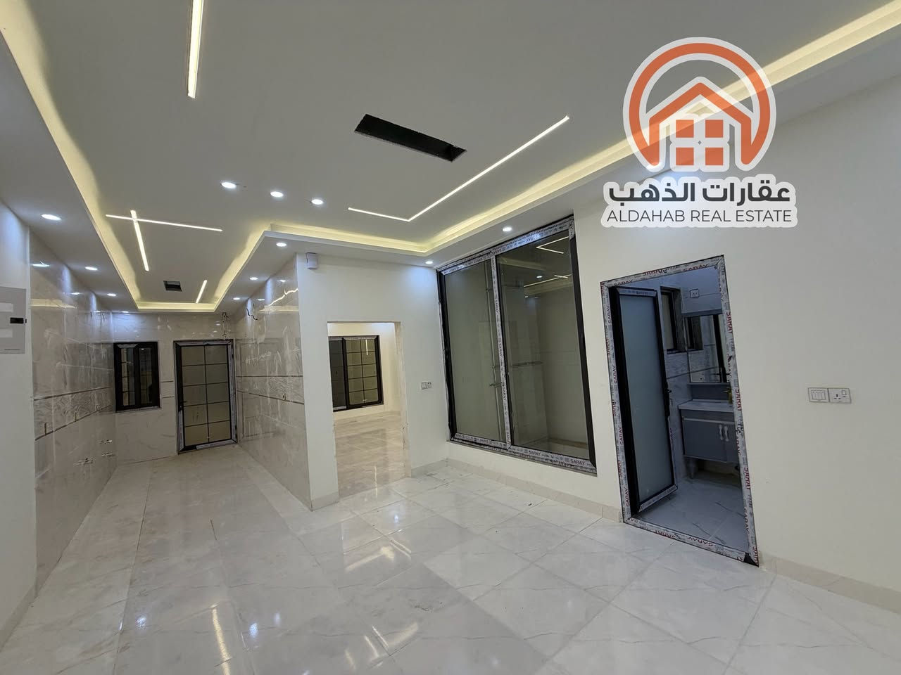 دار 160 م طابو صرف واجهه 6.50م  🔔

الموقع حي الواسطي خلف المعوقين شارع عريض 20 م📍الواجهه بأتجاه الشروق

يحتوي كل دار طابقين درج خارجي ⭐️

نظام دكت - مغربي - غاز - بوكسات - المنيوم 🔔

طابقين 
الارضي: كراج - حديقة صغيرة -استقبال - هول - مطبخ - غرفتين نوم - مجموعتين صحيات 

الطابق الثاني :استقبال - هول - مطبخ - غرفتين نوم - صحيات 

••••••••••••••••••••
للسعر علق بـ (تم او السعر ) ليصلك برسالة عبر الخاص تلقائياً ✉️
••••••••••••••••••••

نستقبل كافة عروضاتكم وطلباتكم 🏡 
لبيع - وشراء - وتأجير العـقـارات 

ملاحظة نتعامل بالعقارات الطابو صرف فقط 🔔
بأشراف قانوني 👨‍⚖️

مكتـــب الـــذهـــب للعـقار 
تأسس : 2004 

للأستعلام والاستفسار 
موقع المكتب : كركوك - حي الواسطي شارع اذاعة الرشيد مقابل قرطاسية دار الفجر 2 📍

***********
***********
***********
