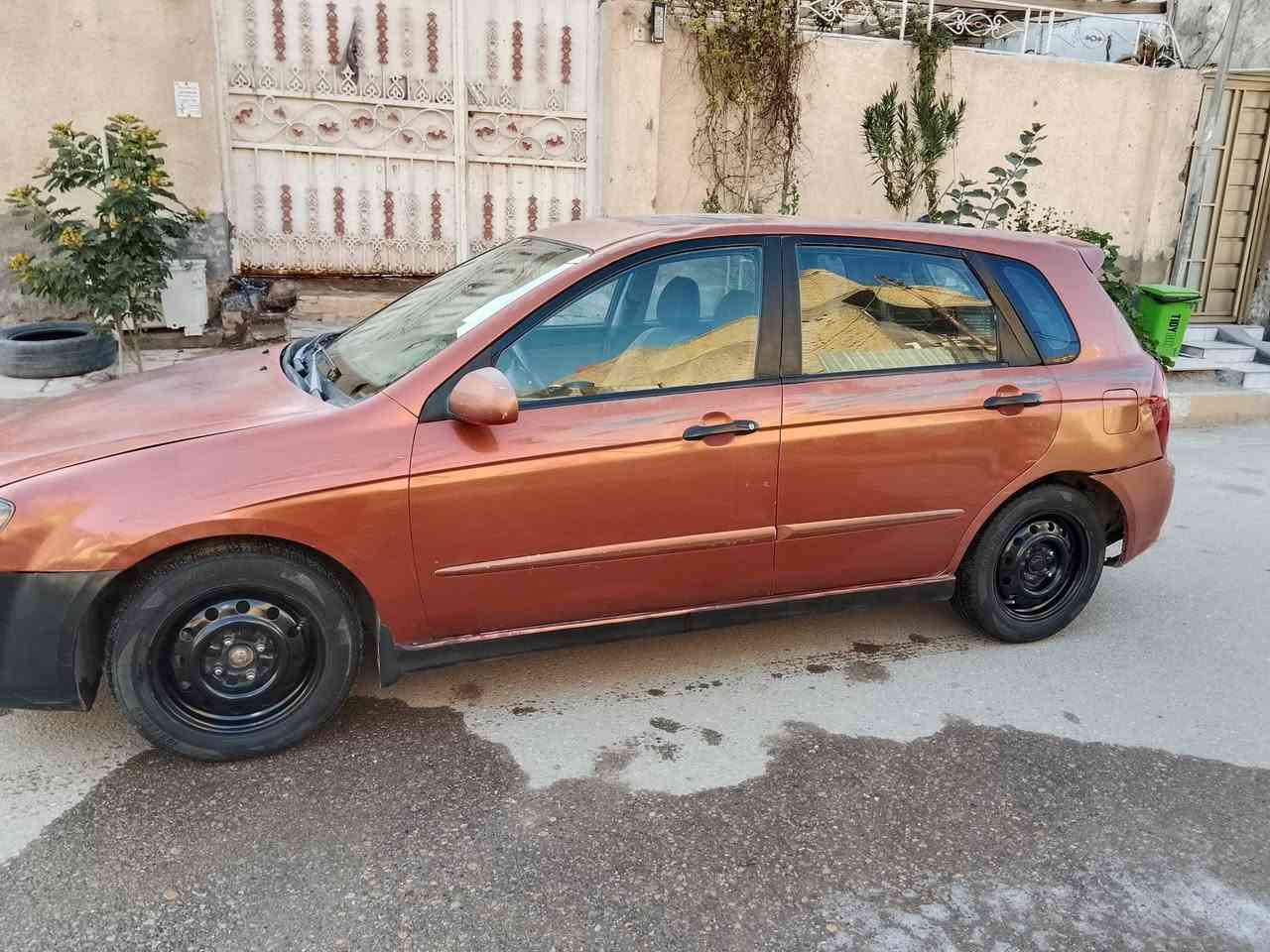 كيا اسبكترا موديل ٢٠٠٨
سياره مكينه وكير مكفولات تبريد شغال حديد جديد تخم تاير جديد مكفولة من الضربه و العيب الشرعي والصواليات.            رقم ذي قار مميز 
السعر ٦٠ قفل
تلفون ***********
