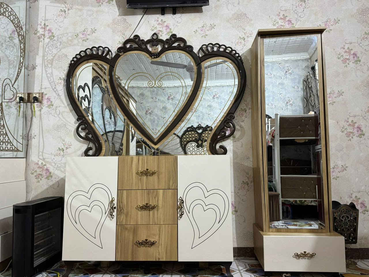 غرفه تركيه للبيع سعرهه مليونين وربع مكاني الكحلاء ستفسار ***********//***********
