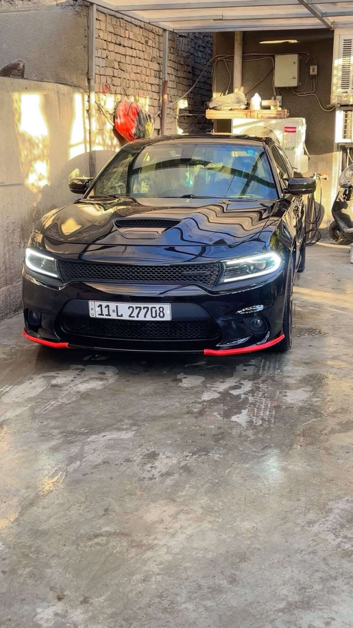 سلام عليكم دوج جارجر موديل ٢٠٢٢ جيتي فول مواصفات الحادث موجود بل صور السعر ٢٣٥وبيه مجال المكان بغداد ***********
