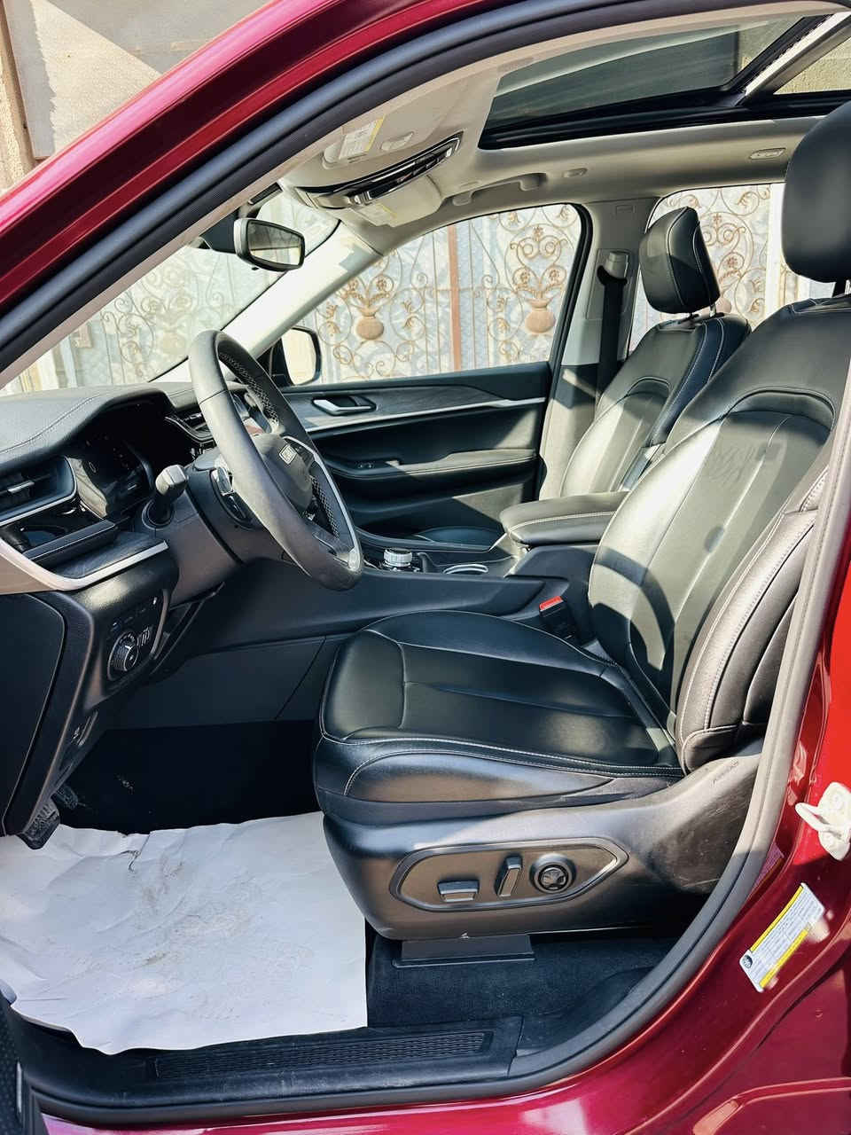 السلام عليكم ♥️
جيب هايبرد 2024 
ضرر السيارة دعامية امامية فقط 

الباقي مكفول كفالة من الصبغ او التبديل صور الحادث مرفقة بلمنشور
مرقمة بغداد بأسمي 

مواصفات:-
3 انظمة بانزين-هايبرد-بلكن 
بنوراما 
3 شاشات 
كراسي كهرباء 
داخل جلد اسود 
رادار امامي جانبي
شاشة كبيرة
شفتات ستيرن
صندوق كهرباء
هاندبريك بصمة
ماوس تحكم قيادة 
كراسي خزن ذاكرة 

الشاحن الاصلي موجود اجه وياها من امريكا
السعر 34,500 $ وبيها مجال بسيط 

***********
***********
