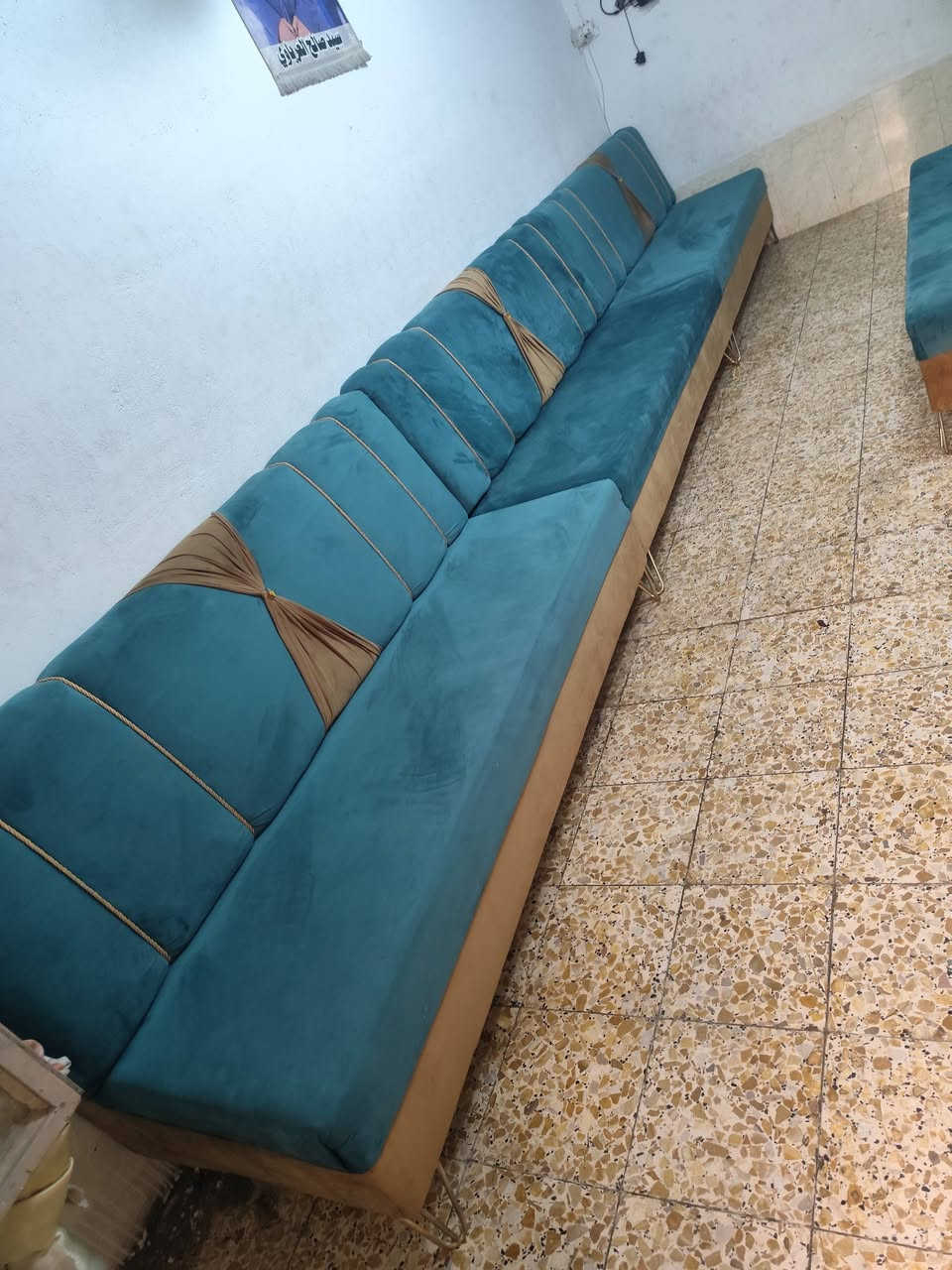 اسلام عليكم تخم كامل سعره 300وبي مجال للبيع  رقم الهاتف ***********
