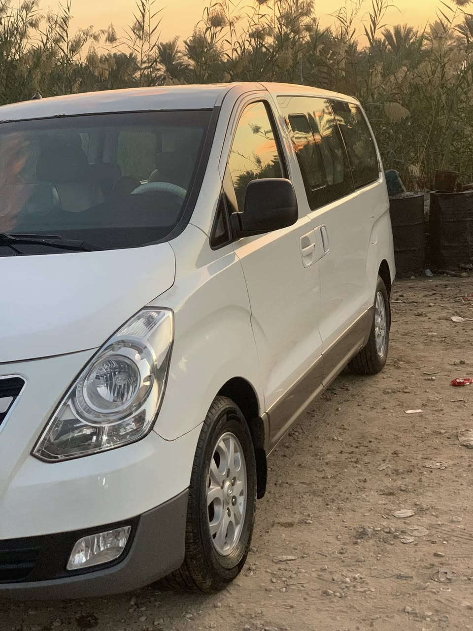 السلام عليكم
ستاركس 2010 مفتوح السيارة كفاله وجاهزة من تبريد ثلج كهربائيات مابيه اي نقص دواخل جديدة دوشمه جديده شاشة السيارة فول مواصفات رقم كربلاء باسمي مداور ثاني يوم السيارة كاعده وحلوه ..المحرك بيه تنقيص 
الاتصال ***********
