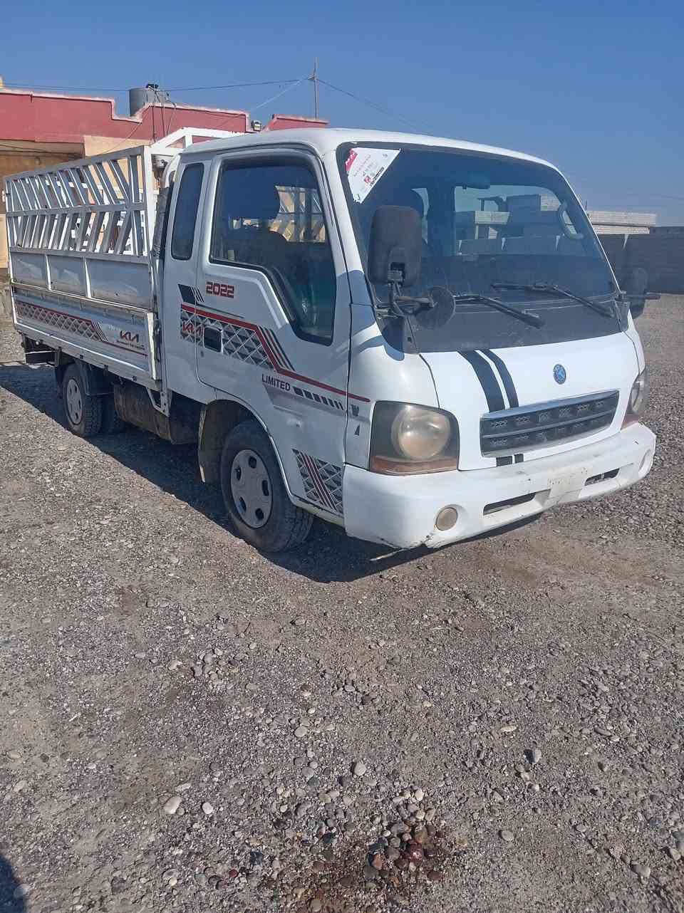 السلام عليكم للبيع كيا مامسجل ام عيون موديل 2002 محرك كير اكسن شرط صدر كهربائياتها جاهزه السعر 28 وبي مجال بصيط الرقم*********** خابرني
