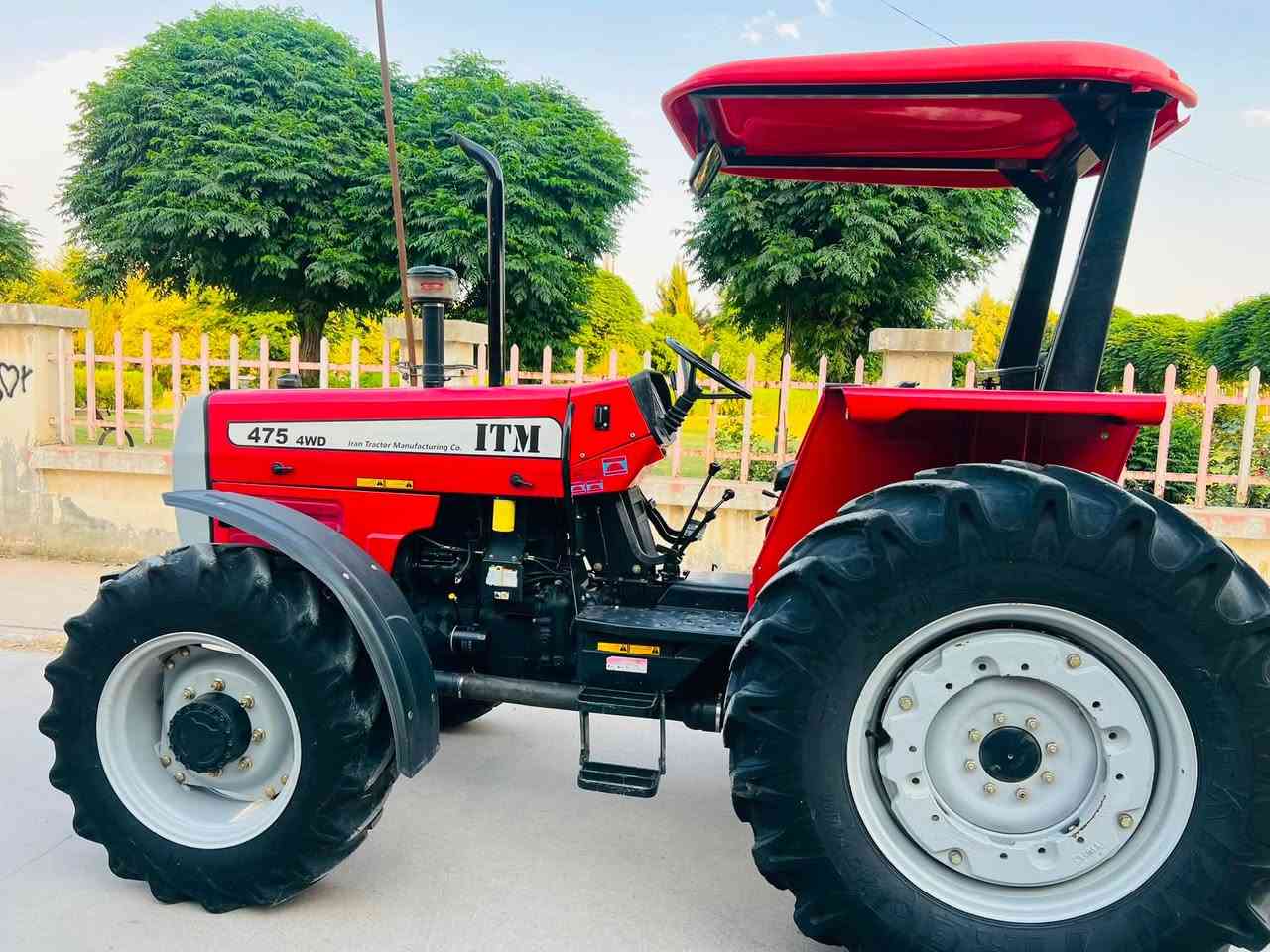 سەرەتابەناوی خواگەورەمیهربان ئەم تراکتۆرمان هیە بۆفرۆشتن هەمووگیانی شەریک 1700سەعات ئیشی کردوە سفرسفر پوحاری نیە سەرفی نیە تەنانەت پەم پەکشی نەکراواتۆ مۆدێلی2018 ڕەقم سلێمانی ماشەاللە ژمارەتیل)))***********)))***********
