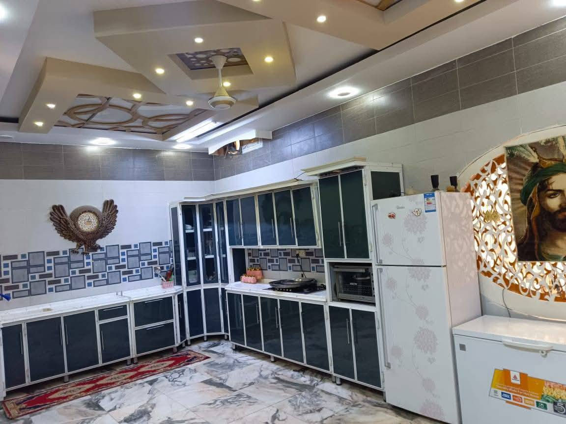 للبيع
طابو أسهم – تحويل بالطابو
المساحة: 300م / البناء: 190م
الطابق: طابق واحد
المحتويات:
استقبال
صالة
مطبخ
غرفتين نوم
صحيات داخلي وخارجي
منور عدد 2
حديقة عدد 2
كراج سيارة
الموقع:
فرع حسينية الإمام المنتظر – ثالث بيت عن الشارع العام ***********
