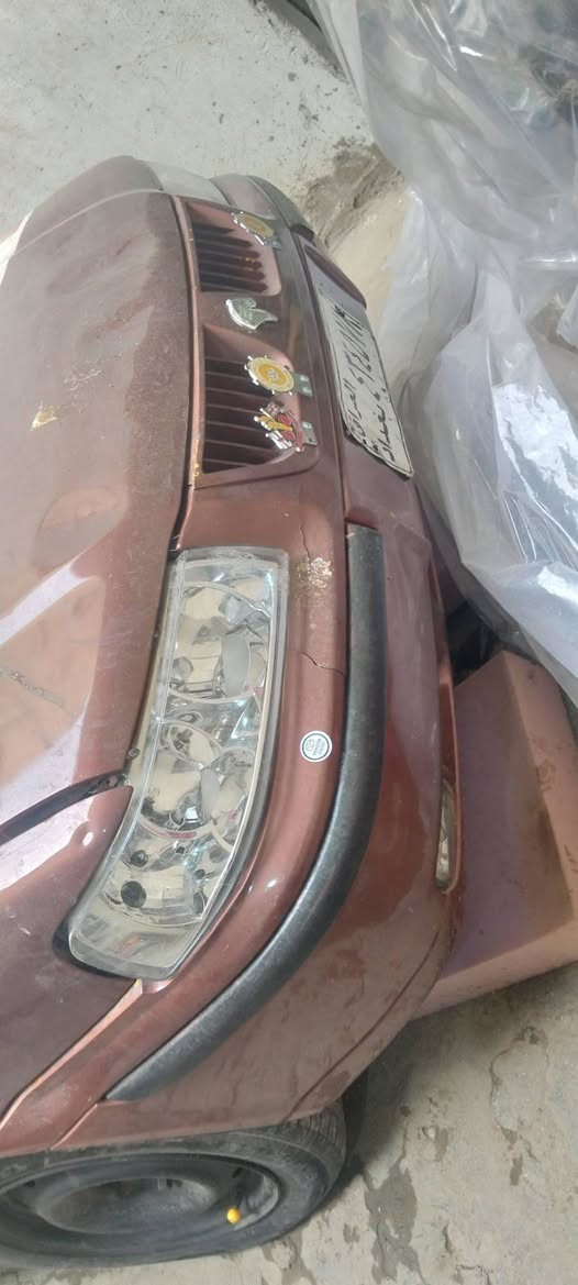 السلام عليكم 
سمند خصوصي لون مميز مويل 12 ناطق 
سيارة جاهزة ل اخير مكينه كير صدر تخم تاير داينمو بور راديتر نقص فقط التبريد ما ربطه البواري من بدلت المكينه دوشمه عامه شاشه سفريات بيه تعمير فقط الدير والبنيد مبدل وعندي صورهه قبل كلشي وتجي تشغل وترايك لبصرة 
رقم بغداد سنويه موجوده 
ما اندل راعيهه ابيع بدون تحويل واكفل سرقه وعشائر 
مكاني بغداد المدينه بيع او مراوس
***********
