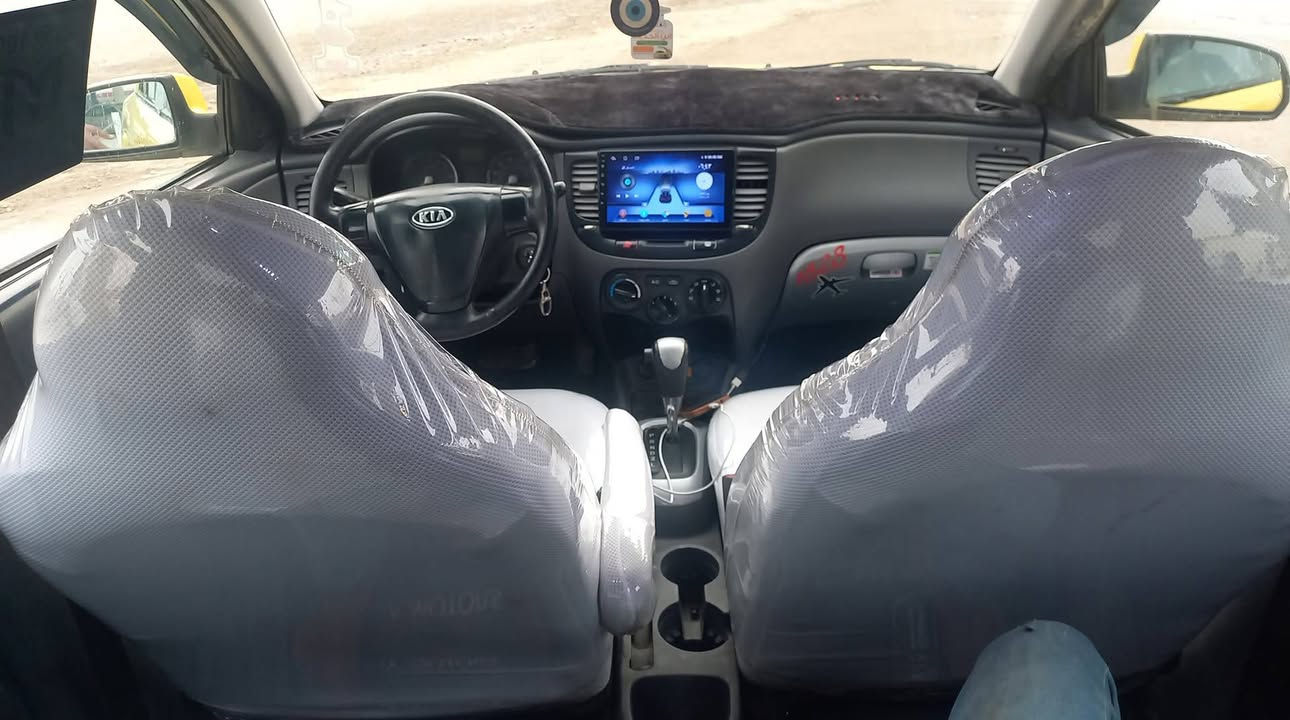 السلام عليكم كيا ريو 2008 سياره فول توماتيك كير ومحرك شرط هيئه وغرامات صفر ضرر دوسه جهه اليمين بيها تلقيطات 
معجون مال تاكسي 
والسعر 94 وبيها مجال
***********
