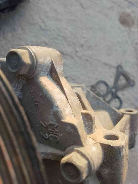 السلام عليكم
واتر بم حاويه مامشتود ابد جبته

ويه المكينه وماشديته شرط الشغل 

مال مكينه 2000

مكانه ذي قار النصر 

قم بليرضي الله واخذه

***********
