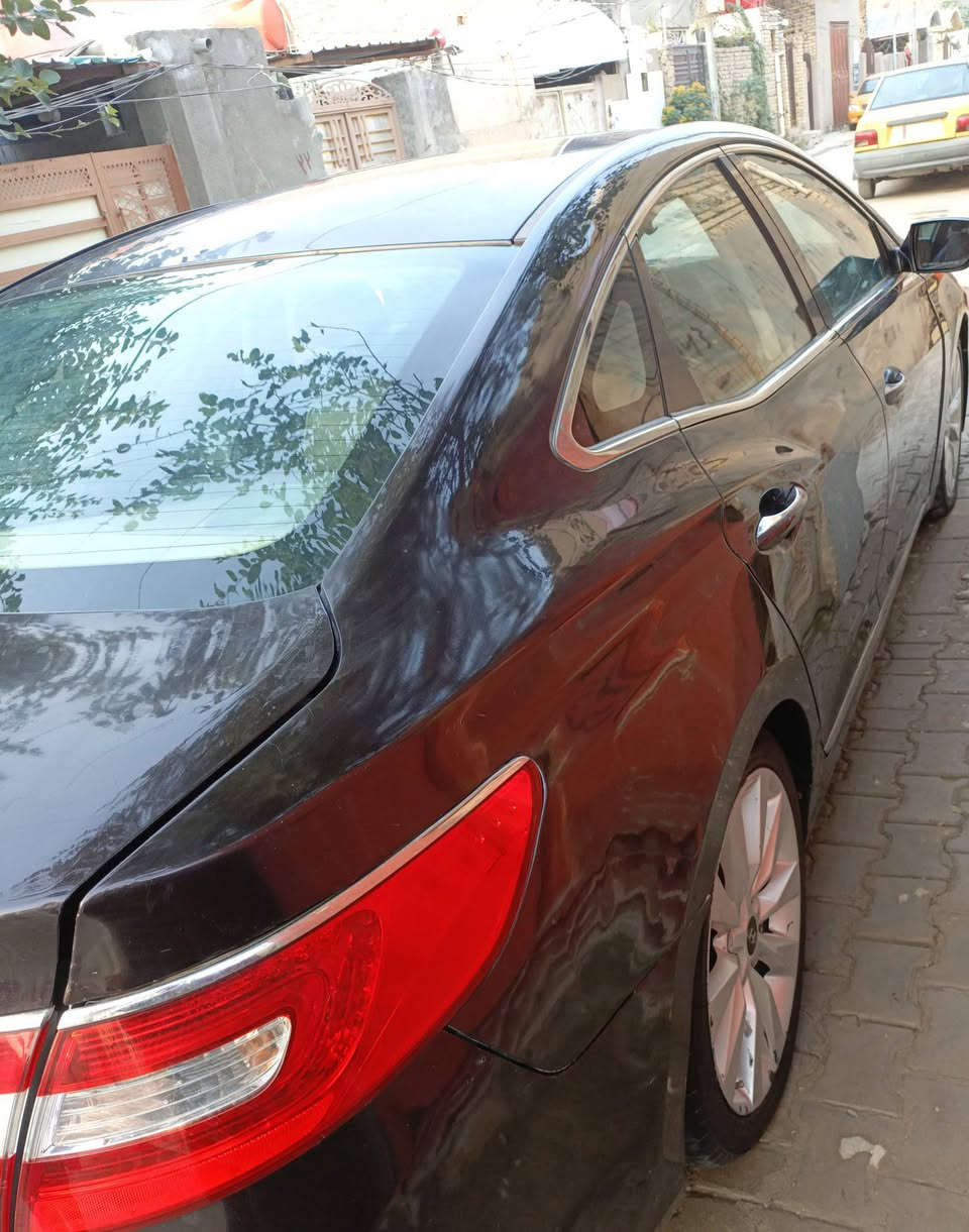 هونداي ازيرا  موديل 13خليجي 6سلندر رقم اربيل انكليزي سنويه 2030 السعر 120 ترهم مراوس. بيه قطعه صبغ. تعال وشوف ترهم مراوس. ***********
