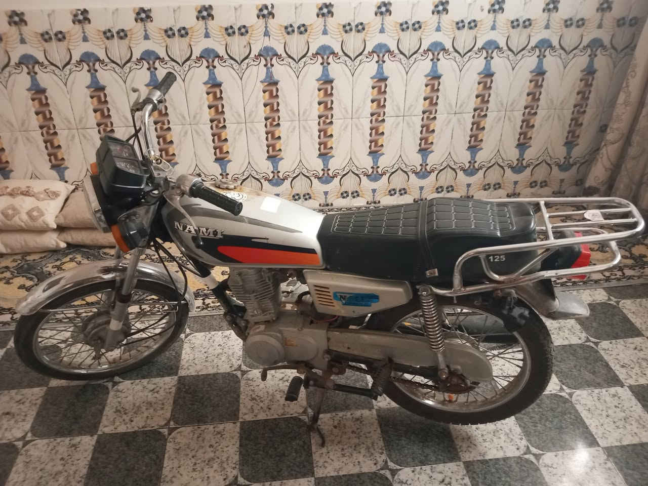 السلام عليكم ( للبيع )
دراجة نامة اربعة كير نضيفة وجاهزه وكلشي مابية 
تجي تفحص كدام عينك 

السعر : 450 بية مجال 
العنوان : الشامية حي العسكري الغربي شارع العريضة
رقم الهاتف : *********** بي واتساب
